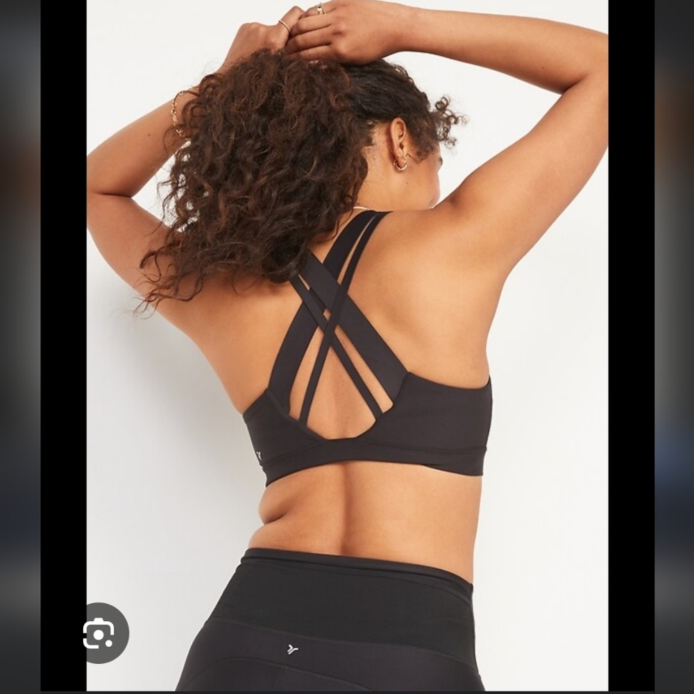 OLD NAVY Strappy Sports Bra